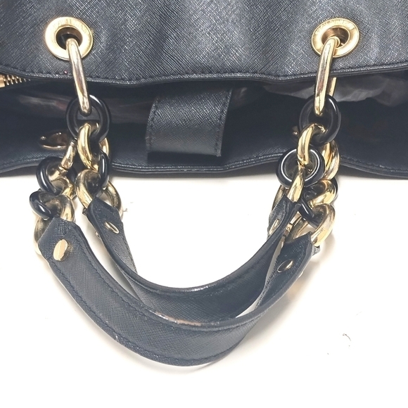 Elegant Black Faux Leather Tote with Gold Chain Handles – Chic Shoulder Bag - Picture 7 of 11